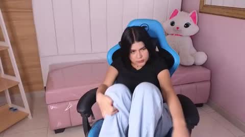 Emma online show from 01/23/25, 04:37