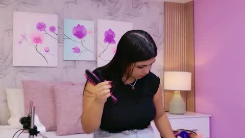 Emma Lee online show from 04/24/26, 11:45