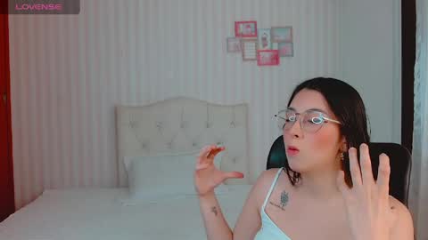 Emmas Room online show from 04/16/26, 01:28