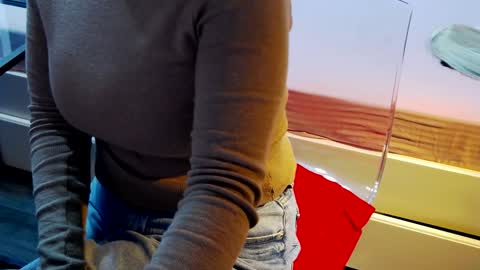 Emma Mavis online show from 12/13/24, 08:09