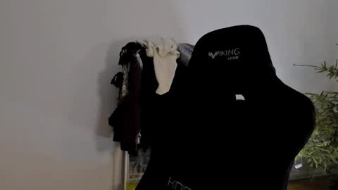 Emma online show from 01/10/25, 06:49