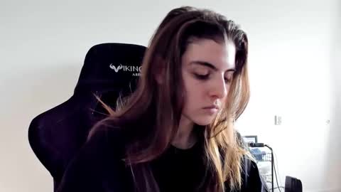 Emma online show from 10/13/25, 10:37