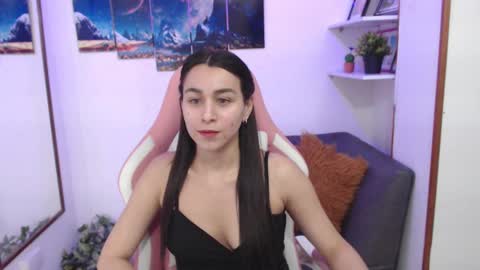 Snapshot of emmamyers_ chatting on 03/09/25, 01:35 Emma  online show from 03/09/25, 01:35