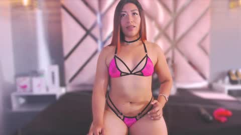 emmanaughty_ online show from 02/01/25, 10:13