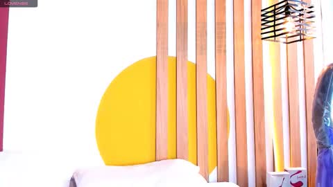 emmanaughty_ online show from 12/17/25, 10:16