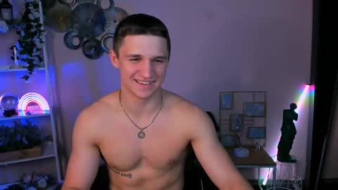 Snapshot of emmanuel_shine chatting on 05/25/26, 07:09 Emmi online show from 05/25/26, 07:09
