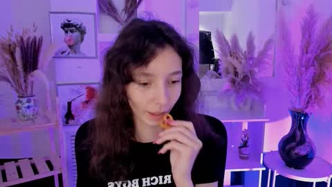 Snapshot of emmanuellbrown chatting on 09/30/25, 12:10 emmanuellbrown online show from 09/30/25, 12:10