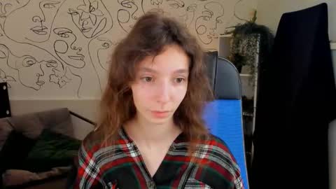 Snapshot of emmanuellbrown chatting on 10/03/25, 12:13 emmanuellbrown online show from 10/03/25, 12:13