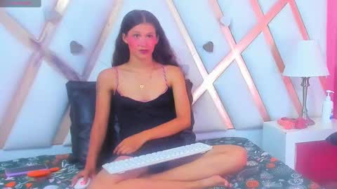 Snapshot of emmapetty chatting on 09/25/25, 09:18 Emmapetty online show from 09/25/25, 09:18