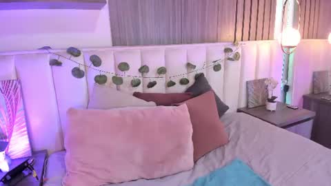 Emma online show from 07/24/26, 11:52