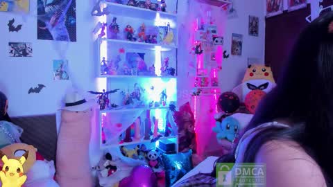 Snapshot of emmarosse11 chatting on 10/24/25, 06:37 Emma online show from 10/24/25, 06:37