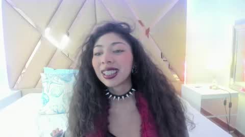 Snapshot of emmaskinny_ chatting on 09/27/25, 01:27 Emma online show from 09/27/25, 01:27