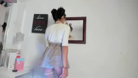 Emma online show from 12/17/25, 02:50