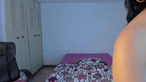 Snapshot of emmatorres9 chatting on 03/07/25, 12:48 Emma Torres online show from 03/07/25, 12:48