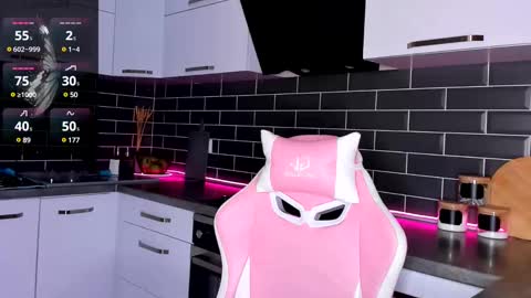 Snapshot of emmavictori chatting on 02/21/25, 09:11 Shaiya online show from 02/21/25, 09:11