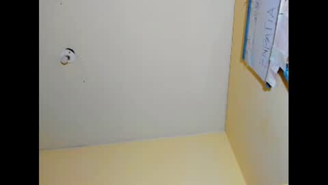 Snapshot of emmawuilian chatting on 12/06/24, 12:16 hi im emmalina welcome to your happy place online show from 12/06/24, 12:16
