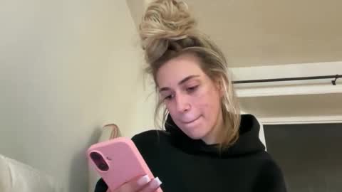 emmbella online show from 03/20/26, 01:54