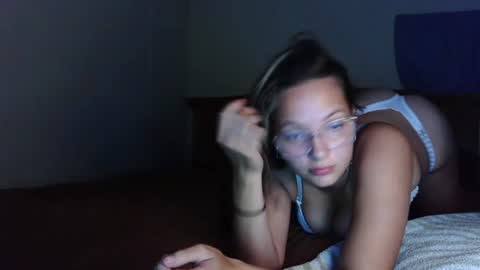Snapshot of emme2552 chatting on 07/27/26, 12:28 emme2552 online show from 07/27/26, 12:28