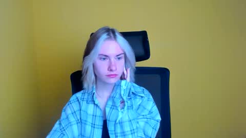 Emmi online show from 09/10/25, 05:29