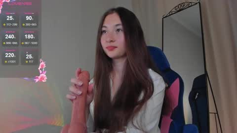 Snapshot of emmicanfly chatting on 09/10/25, 12:05 Emmi online show from 09/10/25, 12:05