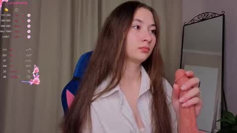 Snapshot of emmicanfly chatting on 09/20/25, 11:33 Emmi online show from 09/20/25, 11:33