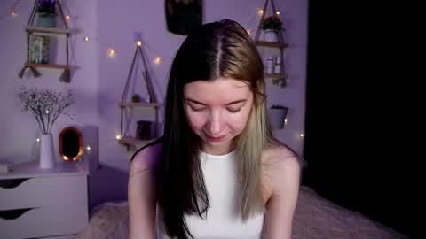 emmie_everly online show from 10/21/25, 07:36