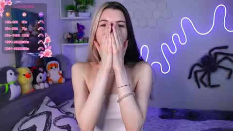 emmie_everly online show from 05/15/26, 07:43