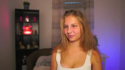 Emmie online show from 10/31/25, 02:07