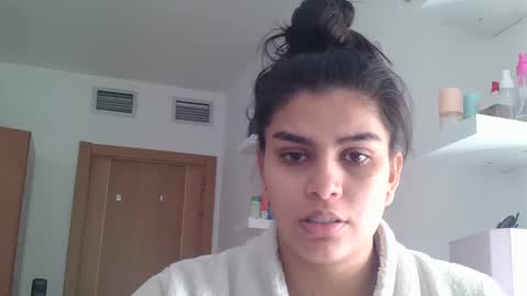 emmie online show from 11/02/25, 09:33