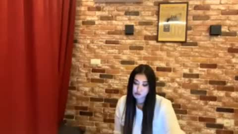 Snapshot of emmieappiah chatting on 10/08/25, 04:15 Mia online show from 10/08/25, 04:15