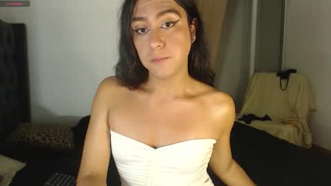 Emely online show from 11/05/25, 08:36