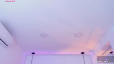 Snapshot of emmiily_z chatting on 06/11/26, 02:53 Emmiily online show from 06/11/26, 02:53