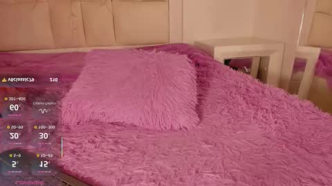 emmily_evans_ online show from 10/23/25, 01:54