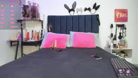          online show from 03/06/25, 03:24