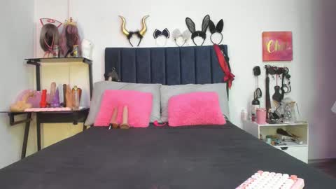          online show from 01/06/26, 01:04