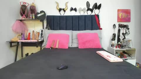 Snapshot of emmily_giraldo chatting on 04/29/26, 12:31 online show from 04/29/26, 12:31