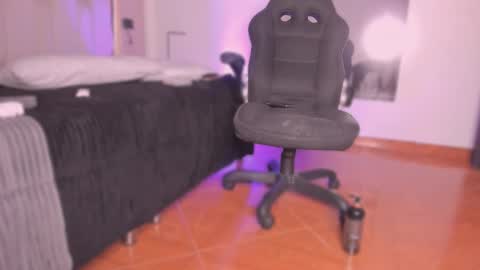    online show from 12/14/25, 10:36