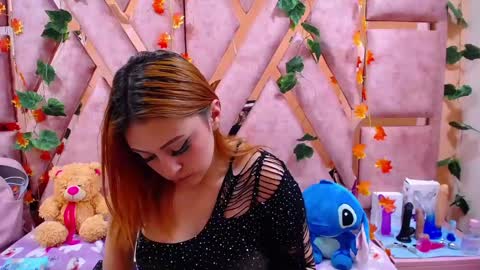 Snapshot of emmily_walker chatting on 12/19/24, 07:18 EmmilyWalker online show from 12/19/24, 07:18