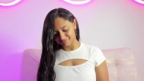 Snapshot of emmilybratz chatting on 06/20/26, 01:25 EMMILY online show from 06/20/26, 01:25