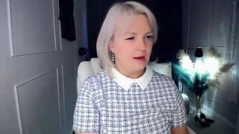 emmmam online show from 11/13/25, 07:40