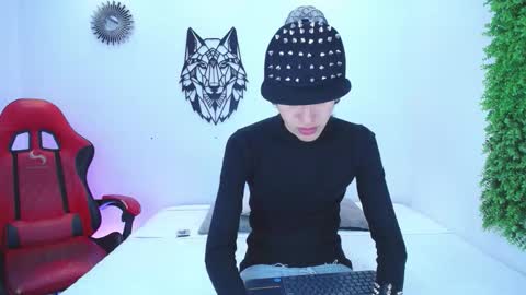 Snapshot of emmo_boy chatting on 11/12/25, 01:11 SERGIO online show from 11/12/25, 01:11