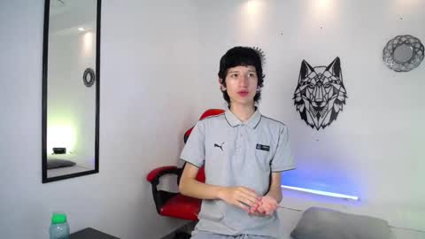 Snapshot of emmo_boy chatting on 12/14/25, 12:32 SERGIO online show from 12/14/25, 12:32