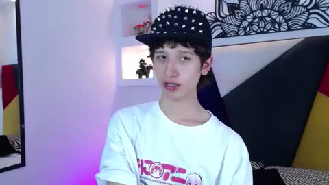 Snapshot of emmo_boy chatting on 02/04/26, 08:25 SERGIO online show from 02/04/26, 08:25