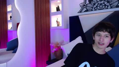 Snapshot of emmo_boy chatting on 02/18/26, 08:49 SERGIO online show from 02/18/26, 08:49