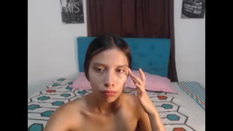 Snapshot of emmy_cutee chatting on 12/03/25, 01:42 Emily online show from 12/03/25, 01:42