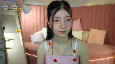 Snapshot of emmy_dreamy_ chatting on 08/06/26, 01:29 emmy_dreamy_ online show from 08/06/26, 01:29