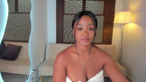Snapshot of emmy_jacksson chatting on 03/12/25, 03:40 emmy_jacksson online show from 03/12/25, 03:40