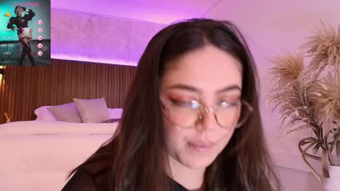 Snapshot of emmy_walker1 chatting on 03/10/25, 05:18 Emmy Walker online show from 03/10/25, 05:18