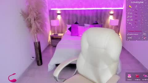 Snapshot of emmy_walker1 chatting on 09/10/25, 11:10 Emmy Walker online show from 09/10/25, 11:10