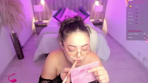 Snapshot of emmy_walker1 chatting on 09/18/25, 11:01 Emmy Walker online show from 09/18/25, 11:01